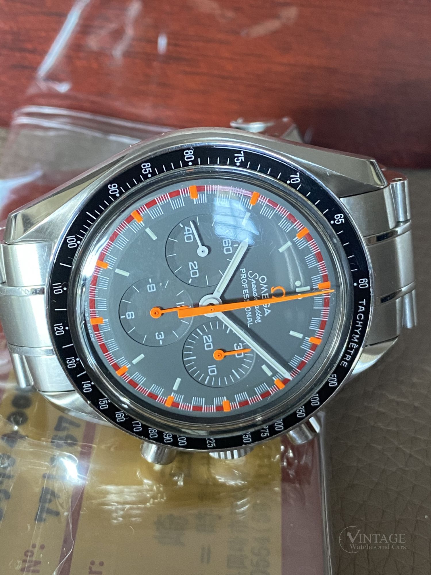 omega speedmaster 2004