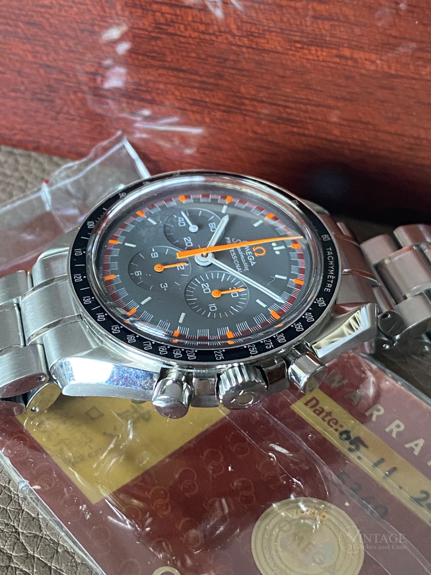 omega speedmaster 2004